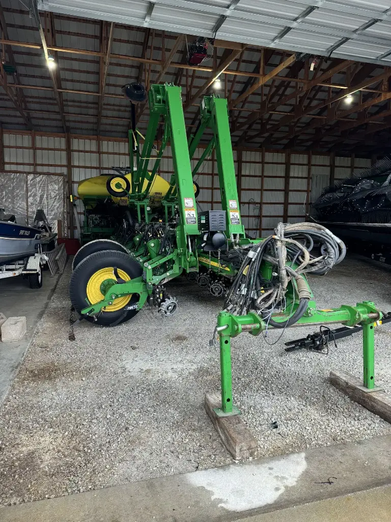 2009 1770NT 24 Row Loaded