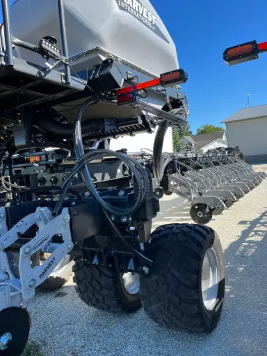 [40' Harvest Bar] 2024 Harvest International 16 Row 30" Series 2 Planter With MegaMuck Tires