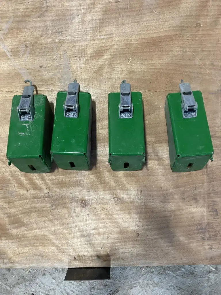 Used JD Hopper Post & Latch