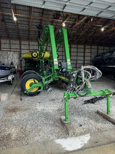 2009 1770NT 24 Row Loaded